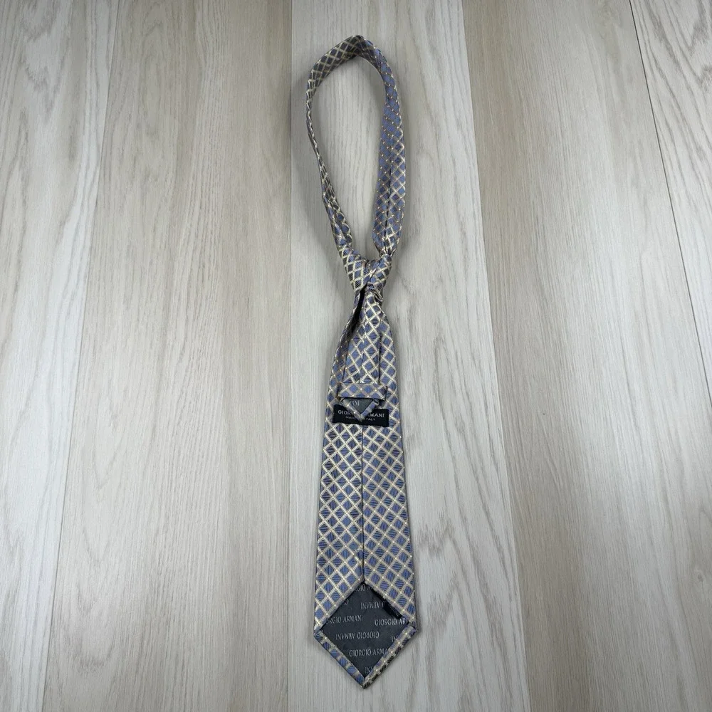 Giorgio Armani Men's Necktie Textured Made In Italy 3.5